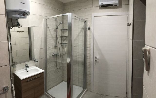 Sea View 2 Bed Apartment Close to Beach