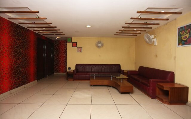Hotel Centre Point by OYO Rooms