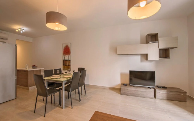 The Hillock North E10