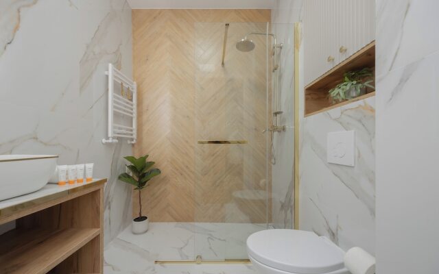 Elegant Studio for 4 by Renters