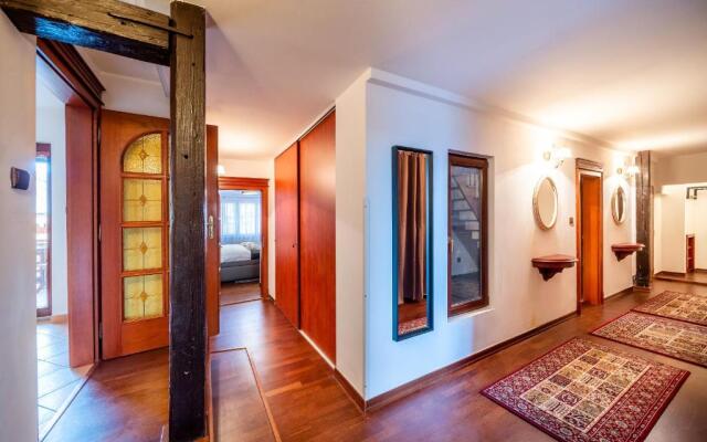 5BR 2BATH Masarykovo nábřeží apartment