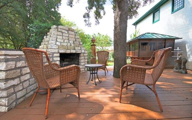 Granbury Gardens Bed and Breakfast