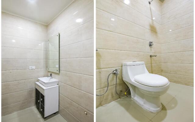 OYO Flagship 76399 Rajouri Garden