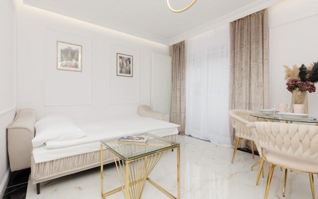 Glamour Studio by Renters Prestige