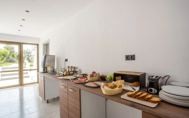 Nikos BnB