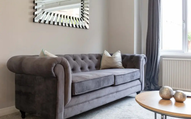 Leeward House - Donnini Apartments