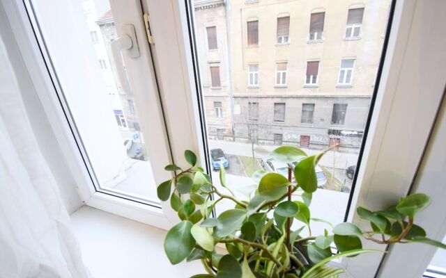 Donos Apartments