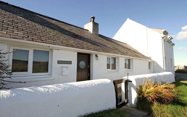 Beach House - Dryll-y-gro