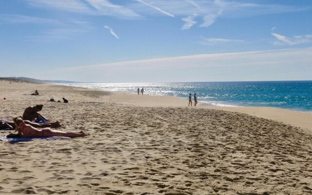 Beautiful Home in Grândola With Wifi and 4 Bedrooms