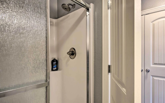 Home: Grassy Yard, Walk to Bentonville Square