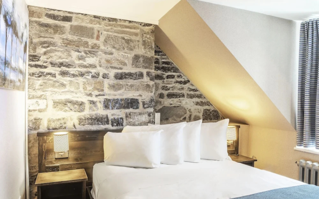 Hotel Louisbourg