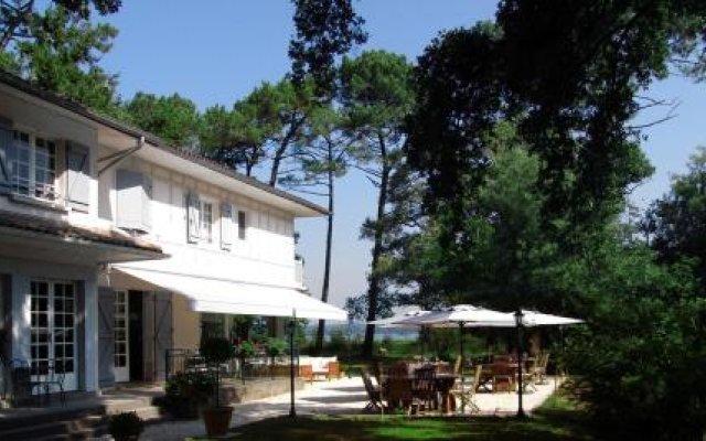 Hotel Restaurant Villa de l'Etang Blanc