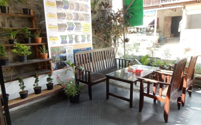 Vang Vieng Camellia Hotel