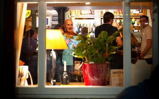 Usk And Railway Inn