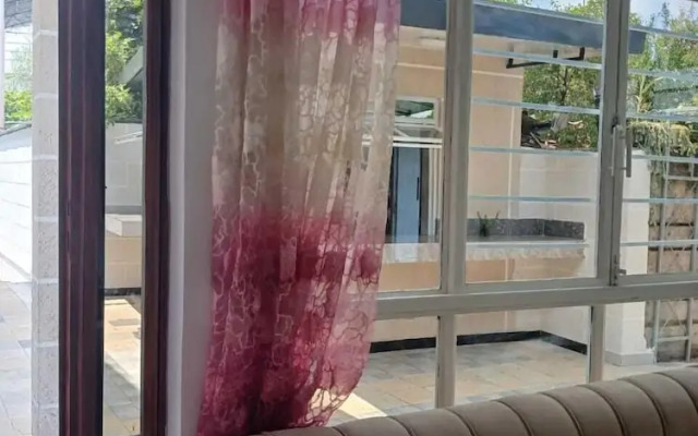 Rofty Vacation Home Utawala