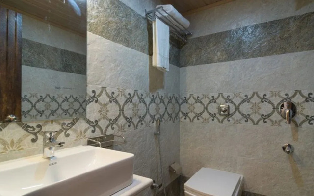 OYO 4186 Hotel Oyster