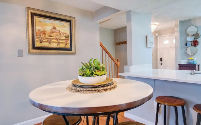 Quaint Arlington Vacation Rental w/ Patio!