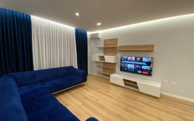 8th Floor Luxury Apartament Tirana