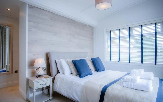 Shearwater 30 - 2 Bedroom Lodge - Summerhill