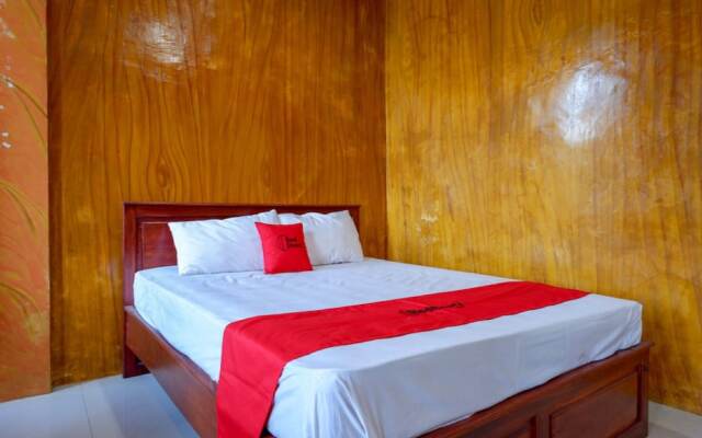 RedDoorz near Kamali Beach Bau Bau