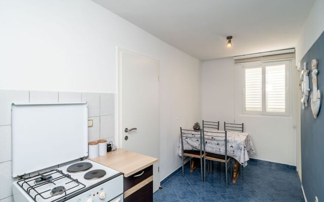 Apartment & Rooms Alan