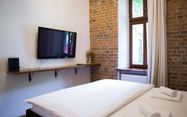 Contessa Central Studio