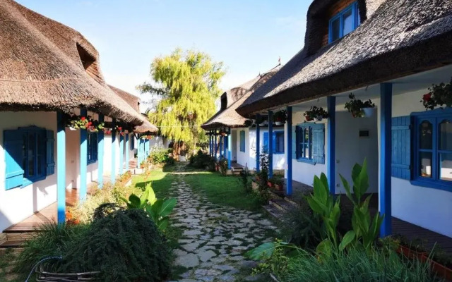 5 Chirpici - Small Traditional Resort