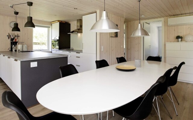 Suave Holiday Home in Vejers Strand near Sea