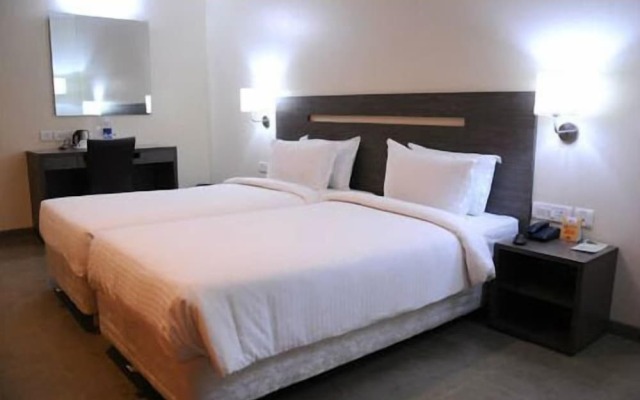 Confident Amoon - The Glamour Spa and Resort