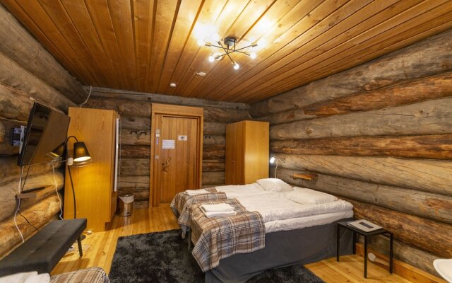 Kuukkeli Log Houses Aurora Resort
