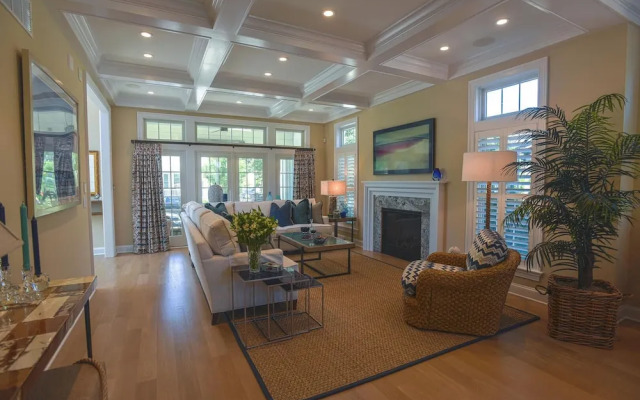 ST Lawrence Street 12