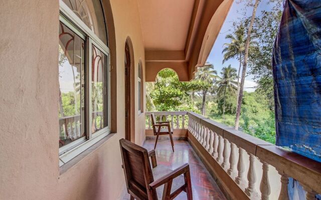 OYO 12150 Home Spacious 2BHK Betalbatim