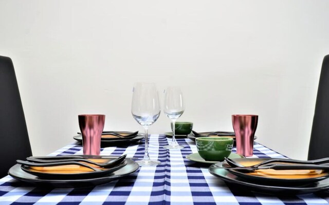 6-8 pax SetiaWalk 5min LRT Cozy Apartment Puchong