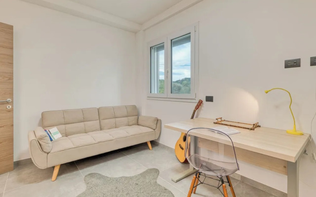 Gemma Marina Near Villa Grock Museum