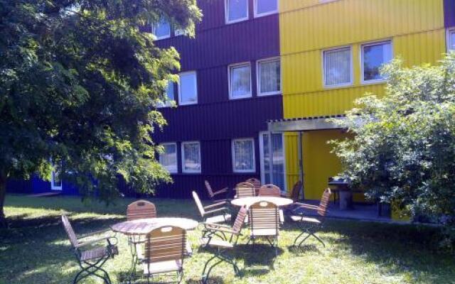 Hotel B1