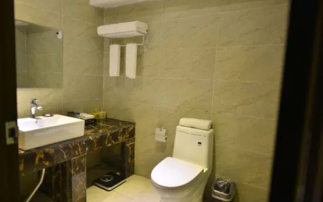 Suining Fanglin Jincheng Hotel