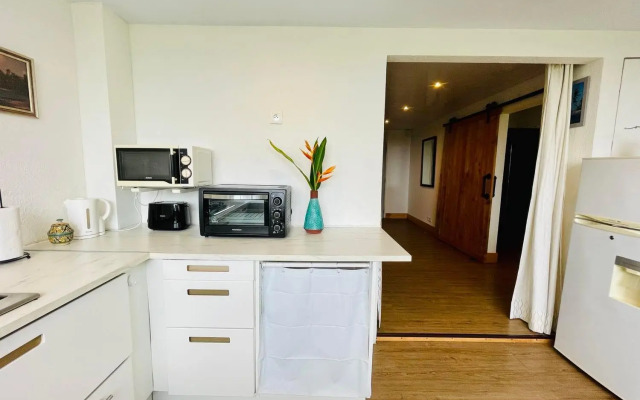 Tunui City Apartment - Quiet & Pool