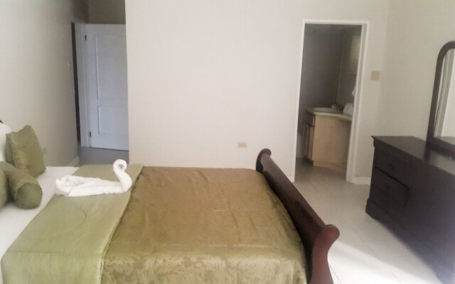 2 Bdrm Apartment at Runaway Bay