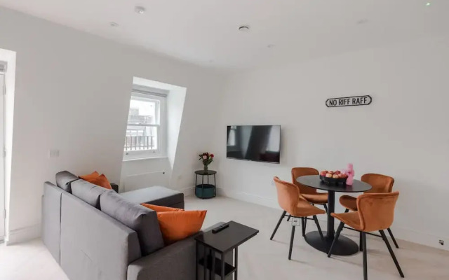 Soul in the City - Fitzrovia - by Frankie Says