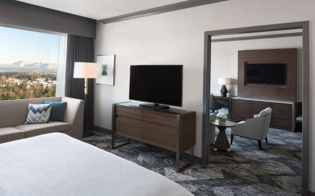 Sheraton Vancouver Guildford Hotel