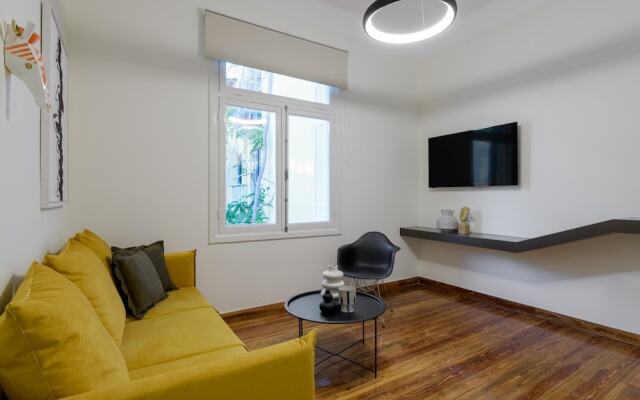 An Outstanding 3 Bdrm Apartment in the Heart of Athens