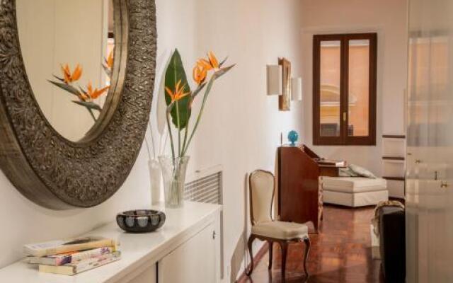 Alexander Apartment Condotti