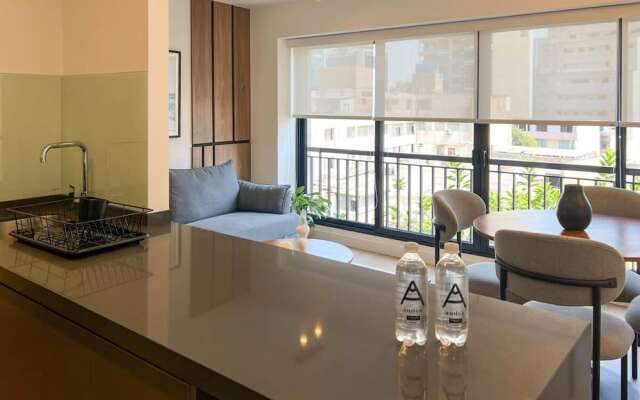 w Phenomenal 2BR With Balcony in San Isidro
