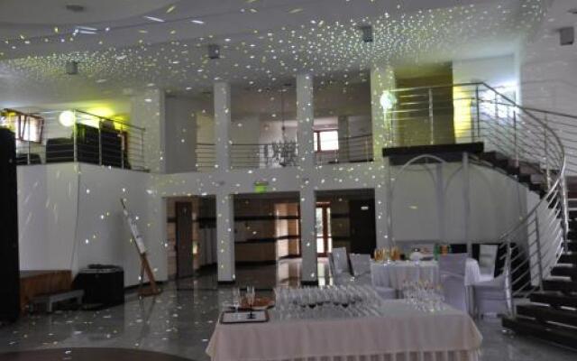 Hotel DYMINY