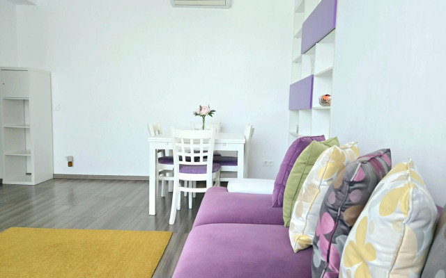 VR2 Central Apartment