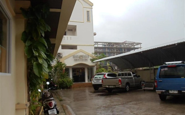 Orm Thong Apartments
