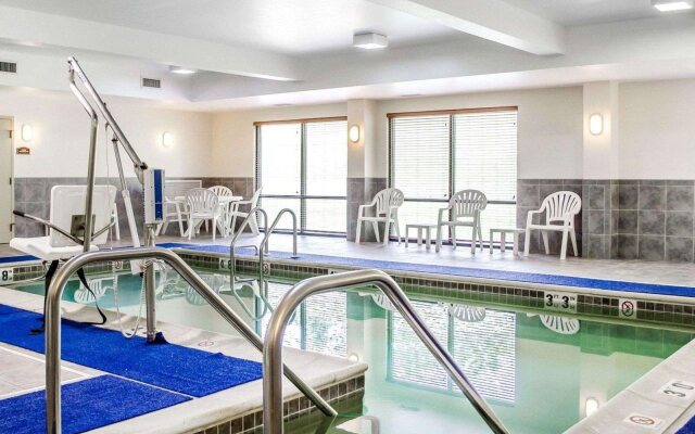 Comfort Suites Lancaster Amish Country