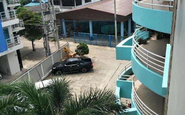Lomsabai Apartments Chon Buri