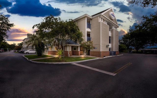 Suburban Studios Lakeland North I-4