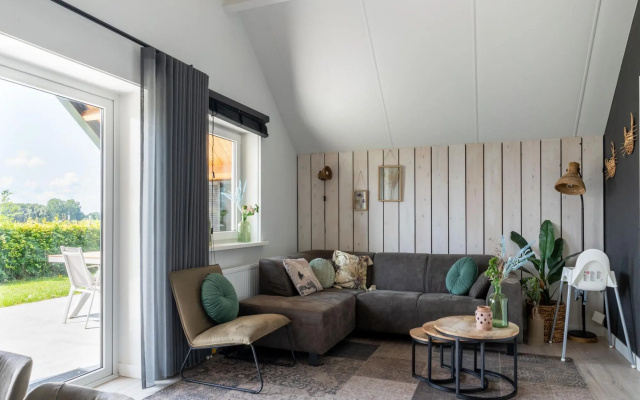 Family Home With Lots of Water Sports Facilities